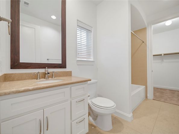2202 Lakeshore Edge Drive, Houston TX 77080