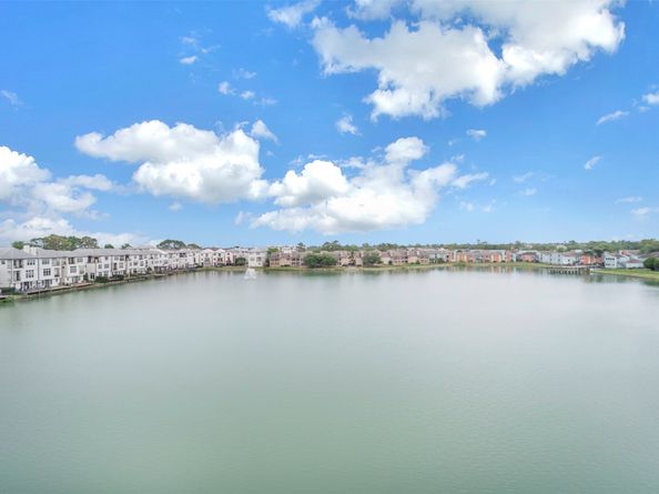 2202 Lakeshore Edge Drive, Houston TX 77080