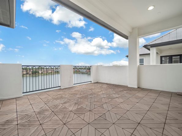 2202 Lakeshore Edge Drive, Houston TX 77080