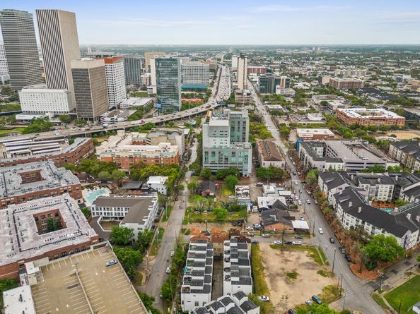 120 Pierce Street, Houston TX 77002
