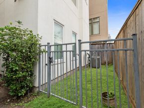 120 Pierce Street, Houston TX 77002