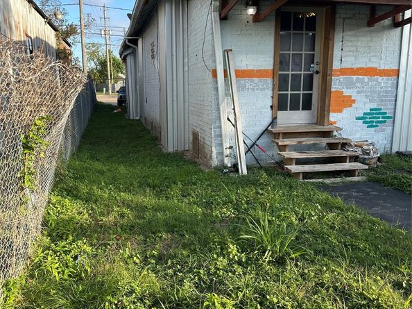 304 Lockwood Drive, Houston TX 77011