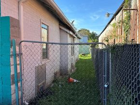 304 Lockwood Drive, Houston TX 77011