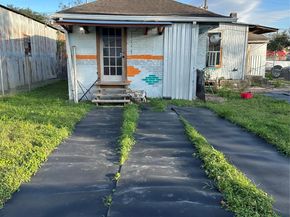 304 Lockwood Drive, Houston TX 77011