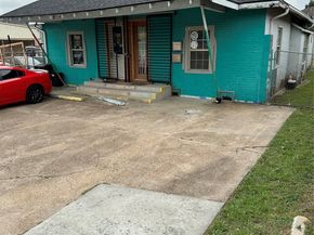 304 Lockwood Drive, Houston TX 77011