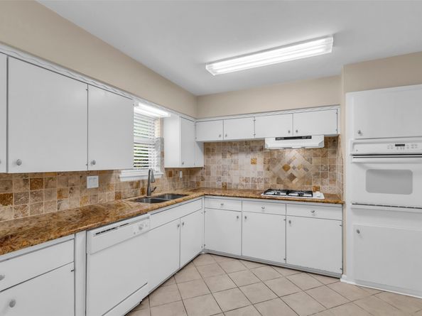 5839 Ettrick Drive, Houston TX 77035