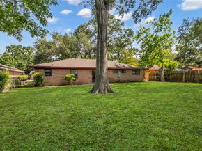 5839 Ettrick Drive, Houston TX 77035