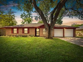 5839 Ettrick Drive, Houston TX 77035