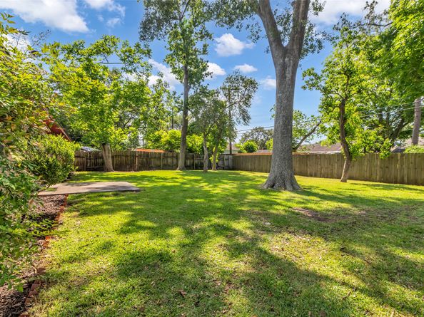 5839 Ettrick Drive, Houston TX 77035