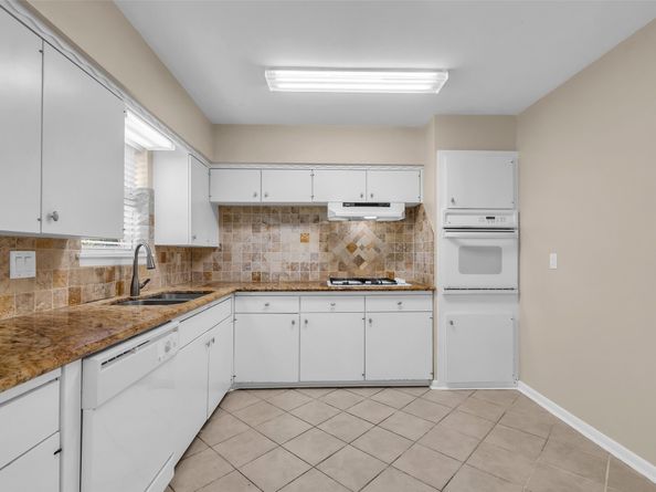 5839 Ettrick Drive, Houston TX 77035