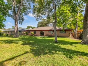 5839 Ettrick Drive, Houston TX 77035