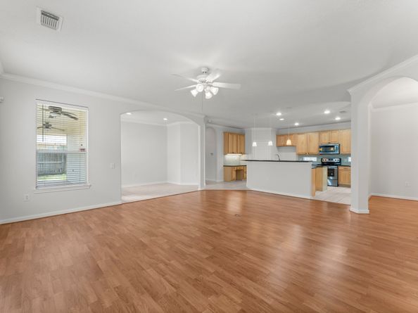 6 Arcadia Way, Conroe TX 77384