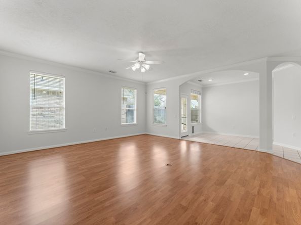 6 Arcadia Way, Conroe TX 77384