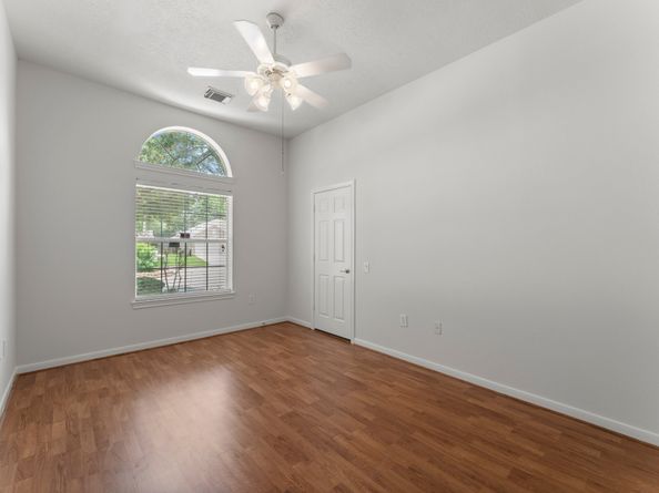 6 Arcadia Way, Conroe TX 77384