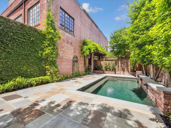 808 Coronado Street, Houston TX 77009