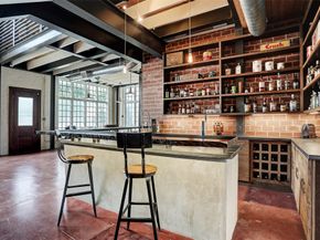 808 Coronado Street, Houston TX 77009