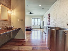 808 Coronado Street, Houston TX 77009