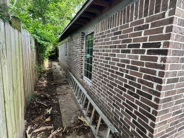 9318 Sherbourne Street, Houston TX 77016