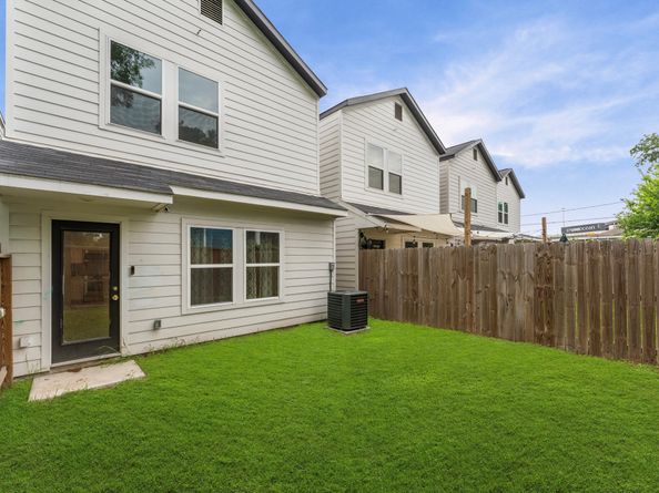 5708 Elysian Street, Houston TX 77009