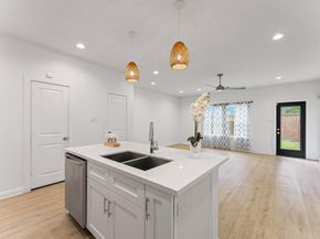 5708 Elysian Street, Houston TX 77009