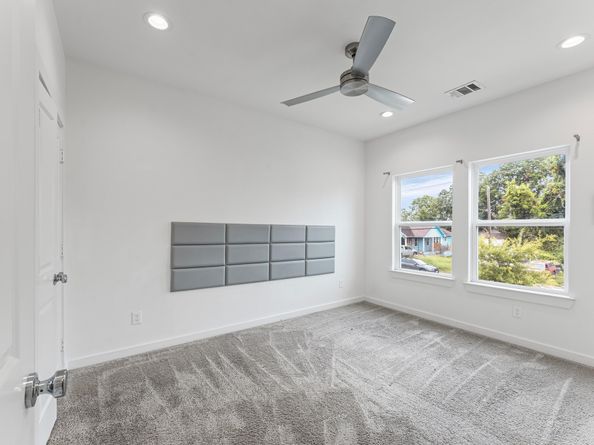 5708 Elysian Street, Houston TX 77009