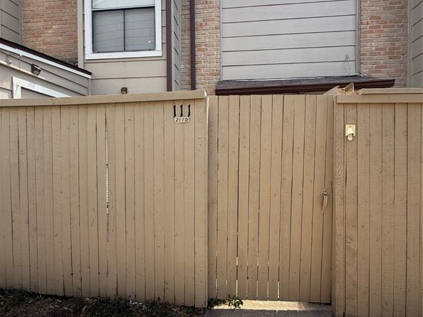 2110 Wilcrest Drive 111, Houston TX 77042