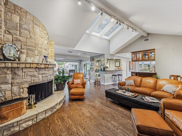 9006 Bonhomme Road, Houston TX 77074