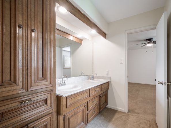 12106 Fawnview Drive, Houston TX 77070