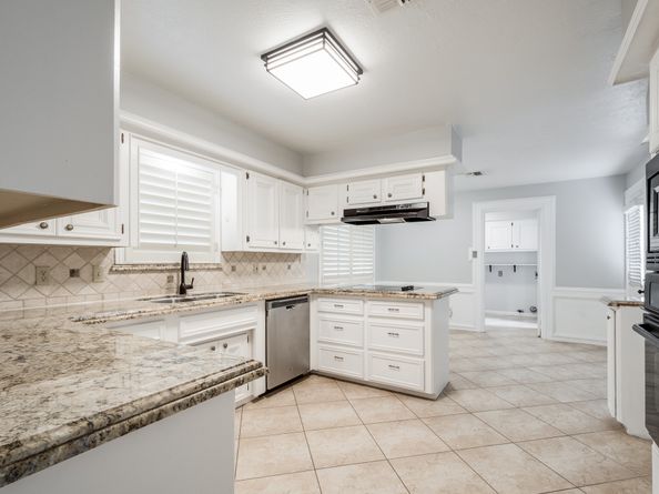 12106 Fawnview Drive, Houston TX 77070
