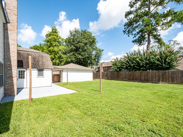 12106 Fawnview Drive, Houston TX 77070