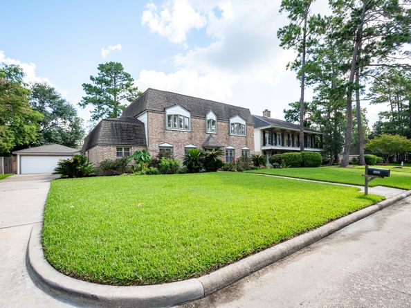 12106 Fawnview Drive, Houston TX 77070