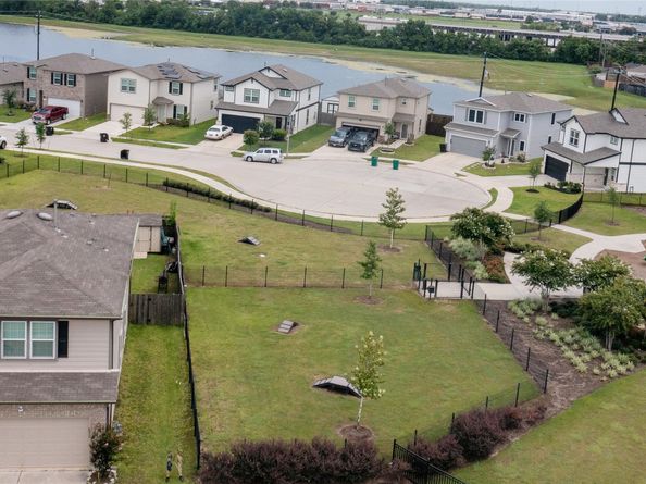 7047 Hobby Wind Ridge Drive, Houston TX 77075