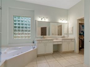 2 Wrenfield Place, Conroe TX 77384
