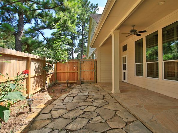 2 Wrenfield Place, Conroe TX 77384