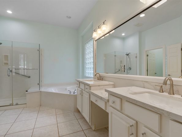 2 Wrenfield Place, Conroe TX 77384