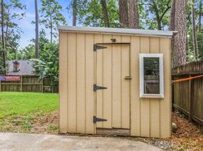 2151 Middle Creek Drive, Kingwood TX 77339
