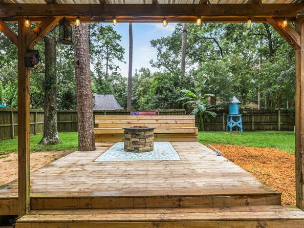 2151 Middle Creek Drive, Kingwood TX 77339