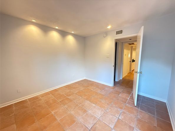 2601 S Braeswood Boulevard 1005, Houston TX 77025