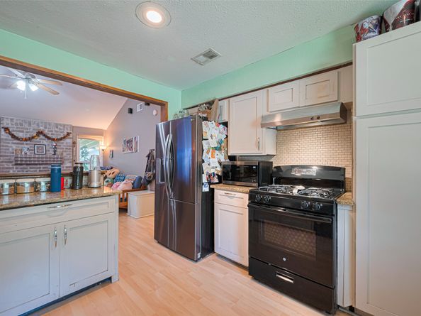 4135 Sweet Gum Trail, Kingwood TX 77339