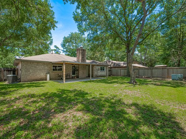 4135 Sweet Gum Trail, Kingwood TX 77339