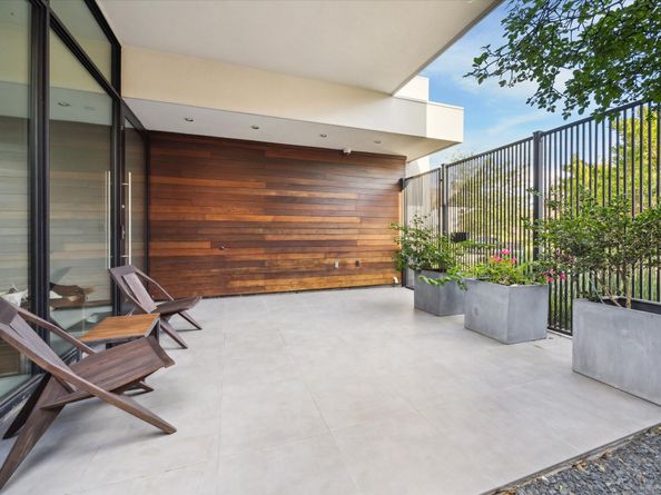 2332 Wroxton Road, Houston TX 77005