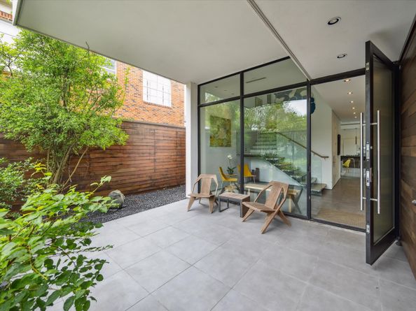 2332 Wroxton Road, Houston TX 77005