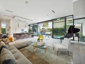 2332 Wroxton Road, Houston TX 77005