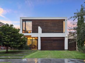 2332 Wroxton Road, Houston TX 77005