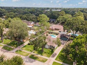 5651 Wigton Drive, Houston TX 77096