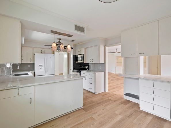 5651 Wigton Drive, Houston TX 77096
