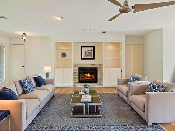 5651 Wigton Drive, Houston TX 77096