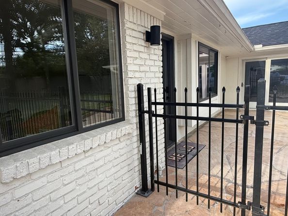 5751 Braesheather Drive, Houston TX 77096