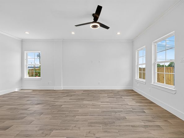 3168 Golfcrest, Houston TX 77087