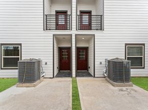 1908 Dismuke Street A, Houston TX 77023